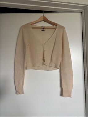 Soft light Massimo Dutti Cream Cropped V‑Neck Button Cardigan